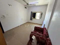 Two-bedroom apartment with a living room in Al-Hamidiyah, near the university and the courthouse. Qu