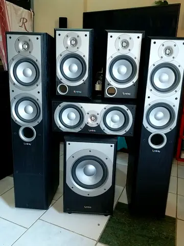 5.1 INFINITY PRIMUS SPEAKERS AND SUBWOOFER