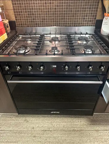 Smeg top gas oven electric cooker 90 by 60 cm latest model like new condition perfect working