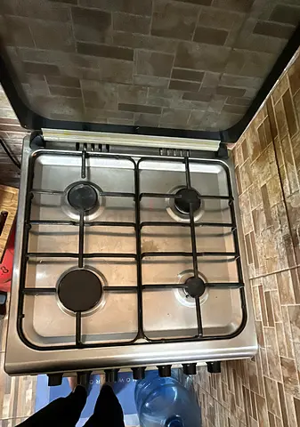 4-burner stainless steel gas hob in good working condition