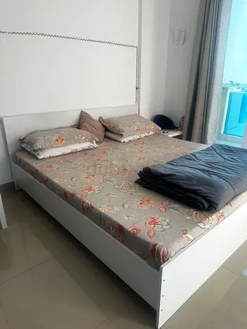 White Bed Frame 180x200 cm (King Size)