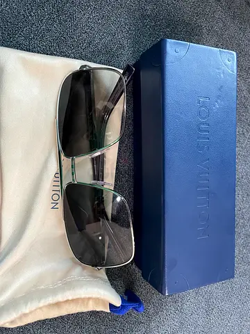 Louis Vuitton Attitude sunglasses
