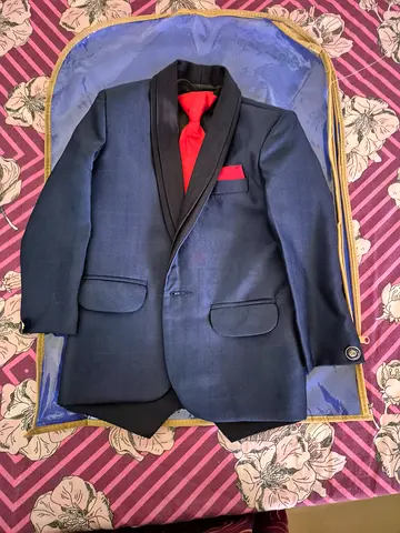 Kids suit