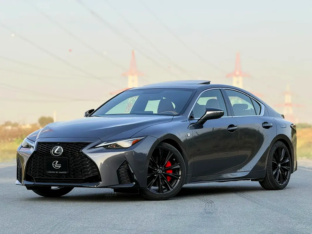 Lexus IS-Series 2021 — photo 1 of 12