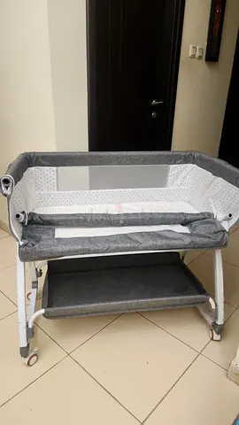 Portable baby bassinet / bedside sleeper with rocking stand