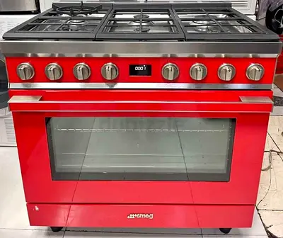 Free delivery Red Smeg Professional Gas Range with Large Oven 6 burner 90x60 cm- Excellent Condition