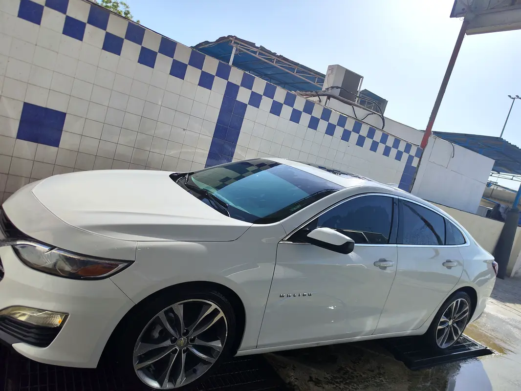 Chevrolet Malibu 2021 — photo 1 of 7