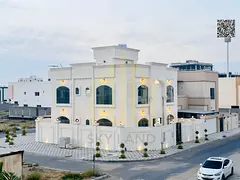 Luxury villa for sale on a corner lot with 3 street frontages, price includes water, electricity, an