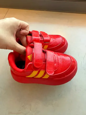 Adidas kids shoes 25 size