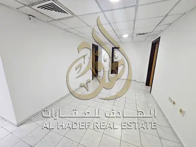 للإيجار السنوي في المجاز 2 – الشارقة! 3 غرف وصالة بمساحة "ممتازة" – تصلح شيرينج – بالقرب من شرطة البحيرة – مخرج سهل لدبي – السعر 60 ألف