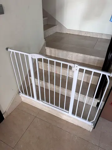 4 x White metal baby safety stair gate - used, sturdy