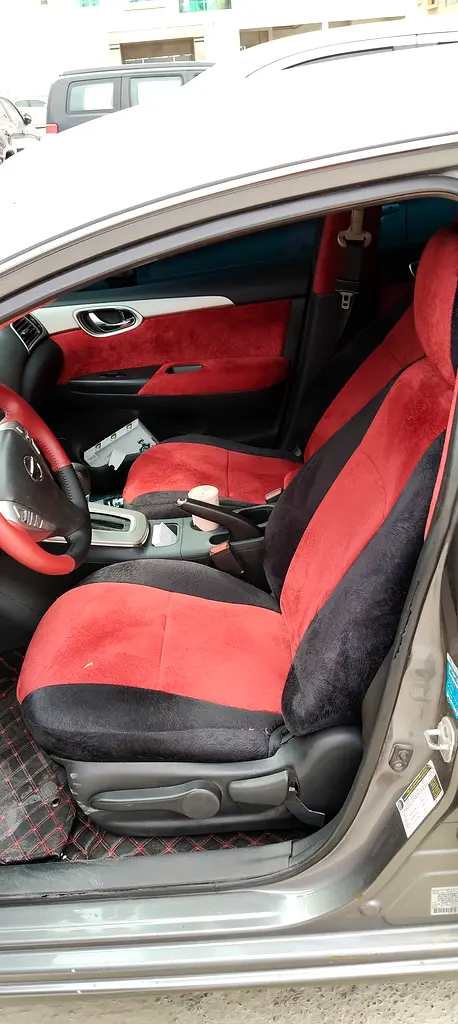 Nissan Sentra 2015 — photo 1 of 8