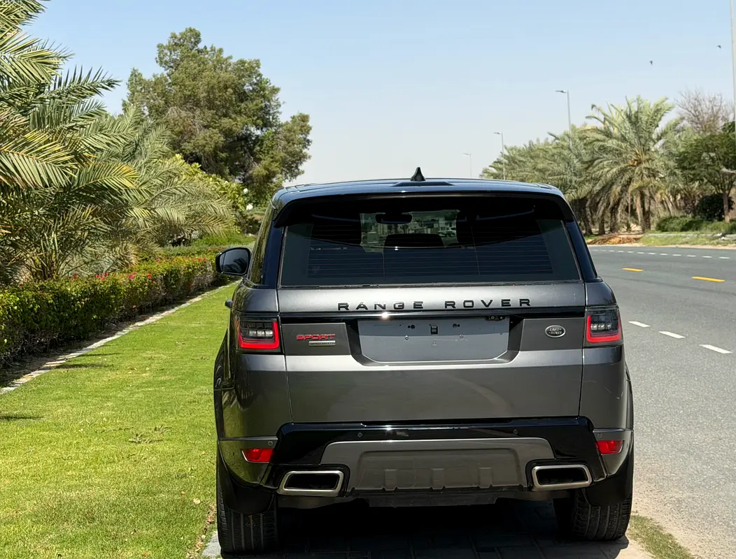 Land Rover Range Rover Sport 2018 — photo 1 of 4