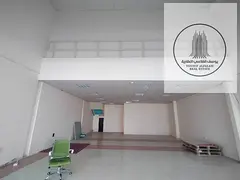 Showroom for rent in Industrial Area 18, 2600 sq ft, mezzanine. Price: AED 145,000. Electricity: 38
