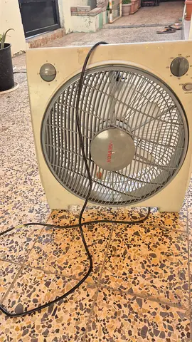 Used box fan / square floor fan - working condition