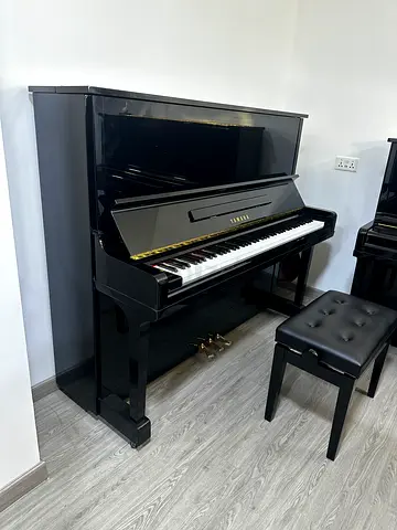 Yamaha U30BL -Refurbished (Renewed) upright acoustic Piano- serial number: 4.7 m