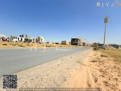للبيع: أرض في الجرف 3 عجمان، مساحة 10000 قدم مربع، مقابل الجمعية الهندية، استخدام G+8، موقع مميز، قريبة من الخدمات والطرق الرئيسية، فرصة استثمارية