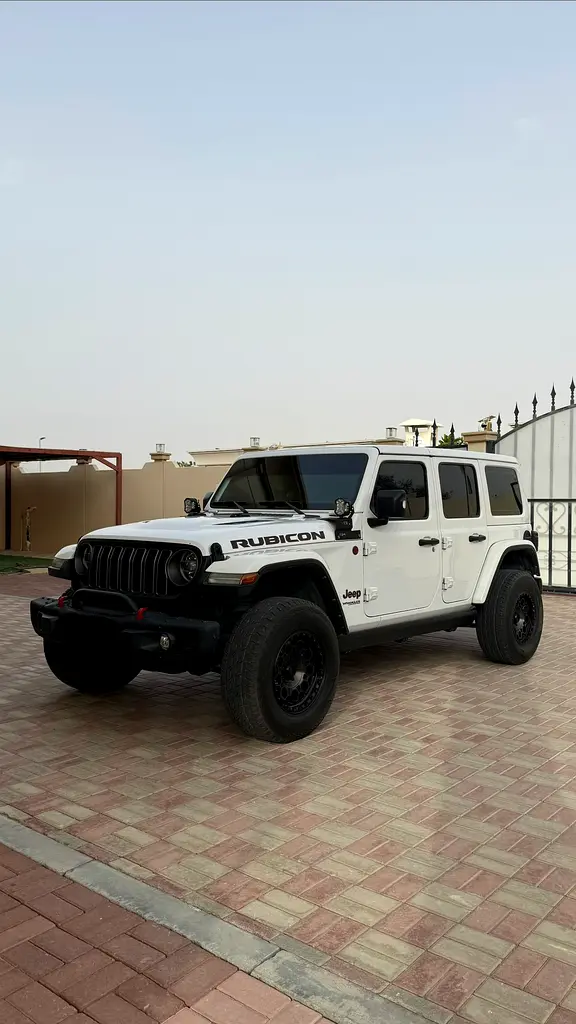 Jeep Wrangler Unlimited 2022 — photo 1 of 13