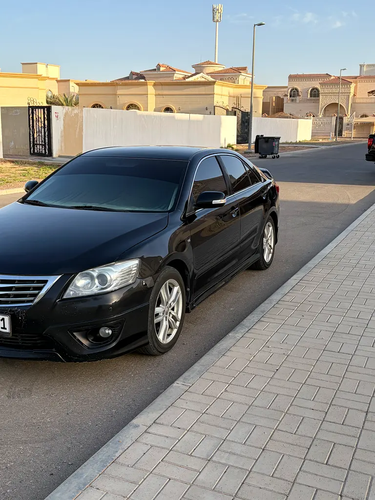 Toyota Aurion 2011 — photo 1 of 5