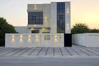 Direct from the owner, water and electricity included, turnkey delivery