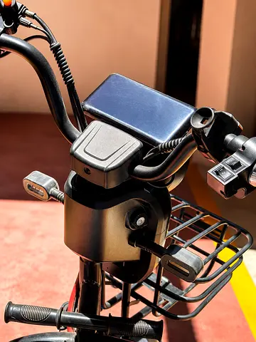 Electric 3-Wheel Mobility Scooter - Comfortable, Stable, Family-Friendly (Like New)