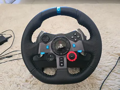 Logitech USB Racing Wheel with Pedals (PlayStation 5)