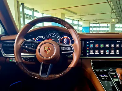 صورة 10 لـ 2023 Porsche PANAMERA