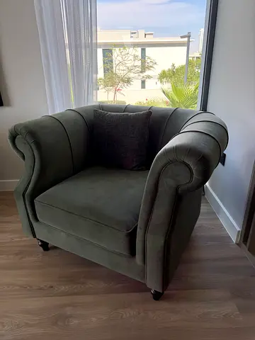 2 Green Velvet Chesterfield-Style Armchair —