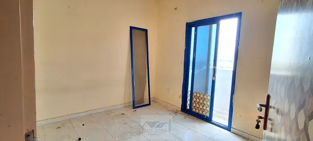 For Batchelor 1bhk close hall flat in 20k with balcony