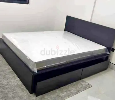 King size bed is ready for sale 4 drawers