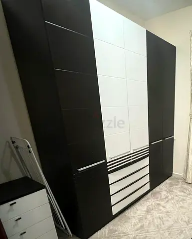Large Modern 4-Door Wardrobe with Drawers - Black  White