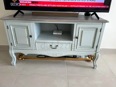 Vintage-style TV Cabinet / Entertainment Unit - Light Grey with Gold Trim