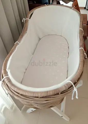 Wicker Moses Basket with Stand — Light Brown, Gently Used - Excellent Condition