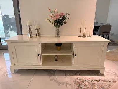 White wooden TV cabinet / entertainment console - good condition