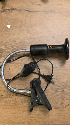 Reptile heat bulb with stand and goose neck holder