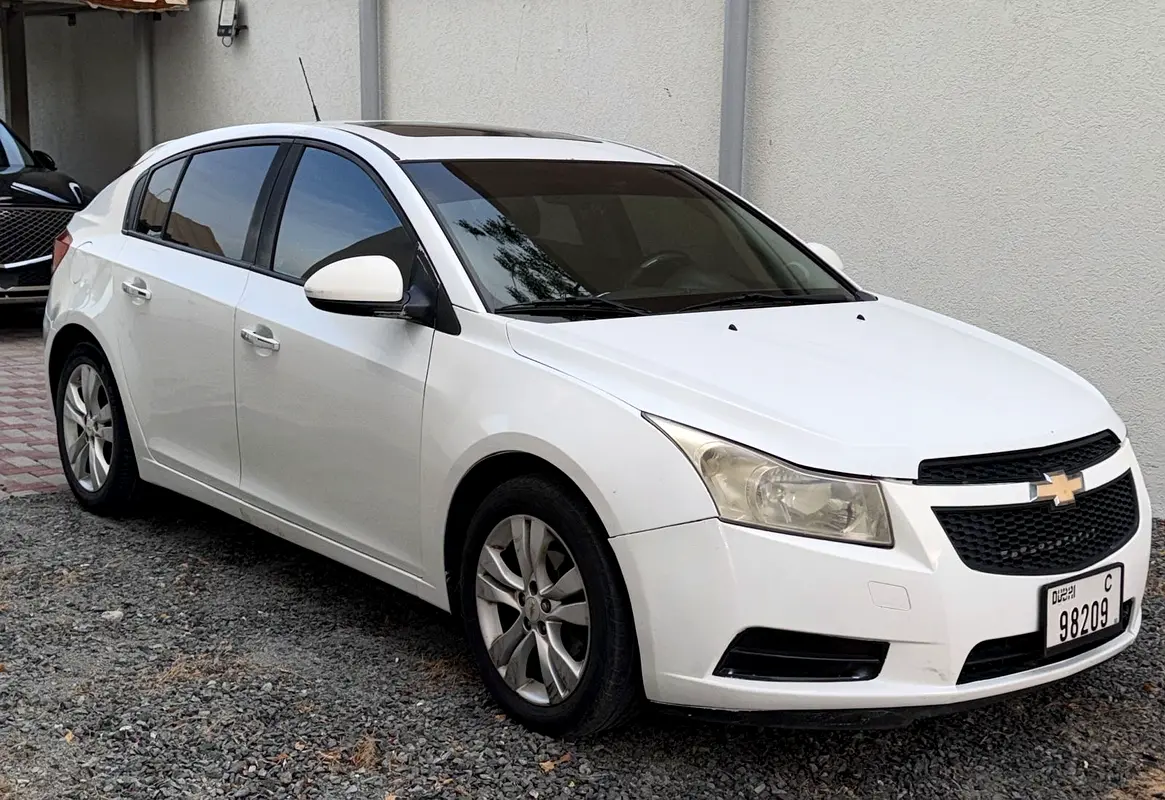 Chevrolet Cruze 2013 — photo 1 of 11