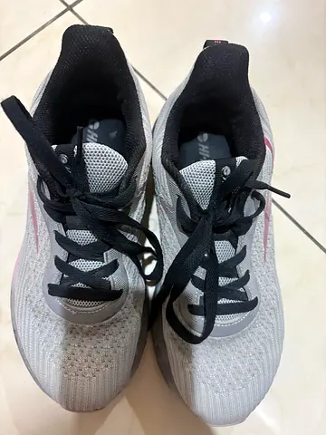 Ladies Sports shoes size 39
