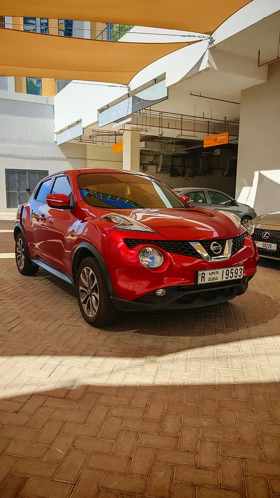 Nissan Juke 2015 — photo 1 of 13