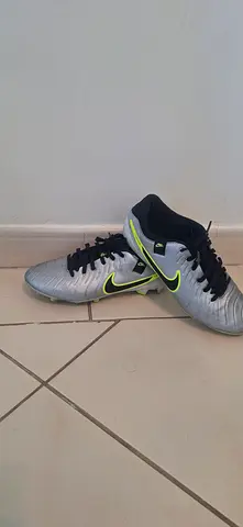Nike tiempo legend 10 academy size 40.5