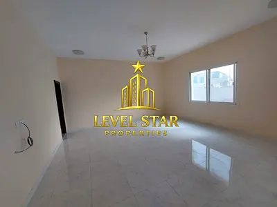LUXURIOUS . 4 BEDROOMS . HALL GARDEN