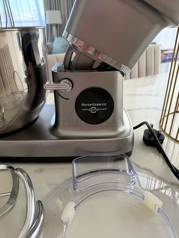 Selling a powerful and stylish Silver Germany stand mixer in excellent condition. Very lightly used