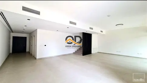 Middle Unit *4Bed Townhouse with Maid Room