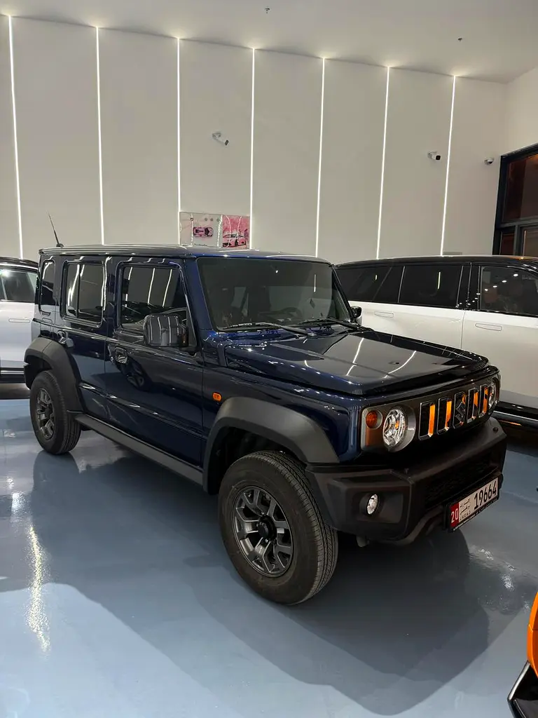 Suzuki Jimny 2025 — photo 1 of 8