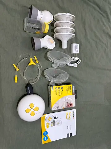 Medela Swing Maxi Electric Breast Pump with Accessories (Good Condition)