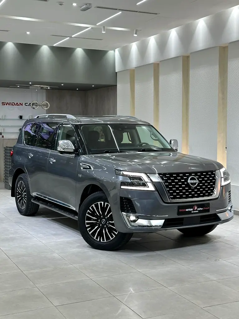 Nissan Patrol 2022 — photo 1 of 19