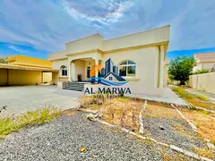 Stand Alone Lavish like new huge villa with big yard