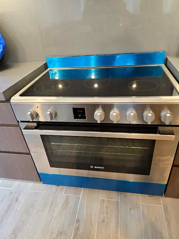 Bosch series 4Electric Cooker 90x60cm With Oven Almost new condition