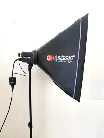 Photo Pro 300DT Studio Flsh For Sale (2 nos)