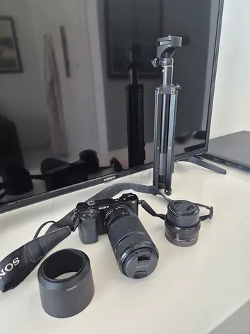 Alfa 6000 SONY digital Camera in very good condition.