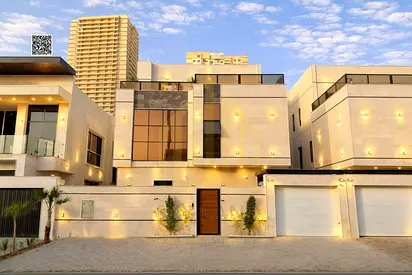 Luxury villa including water, electricity, and air conditioning. Prime location. Freehold ownership. Negotiable before purchase.